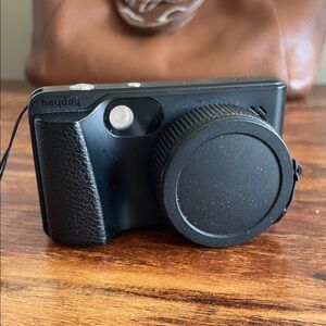 Heyday Black Camera with Lens Cap